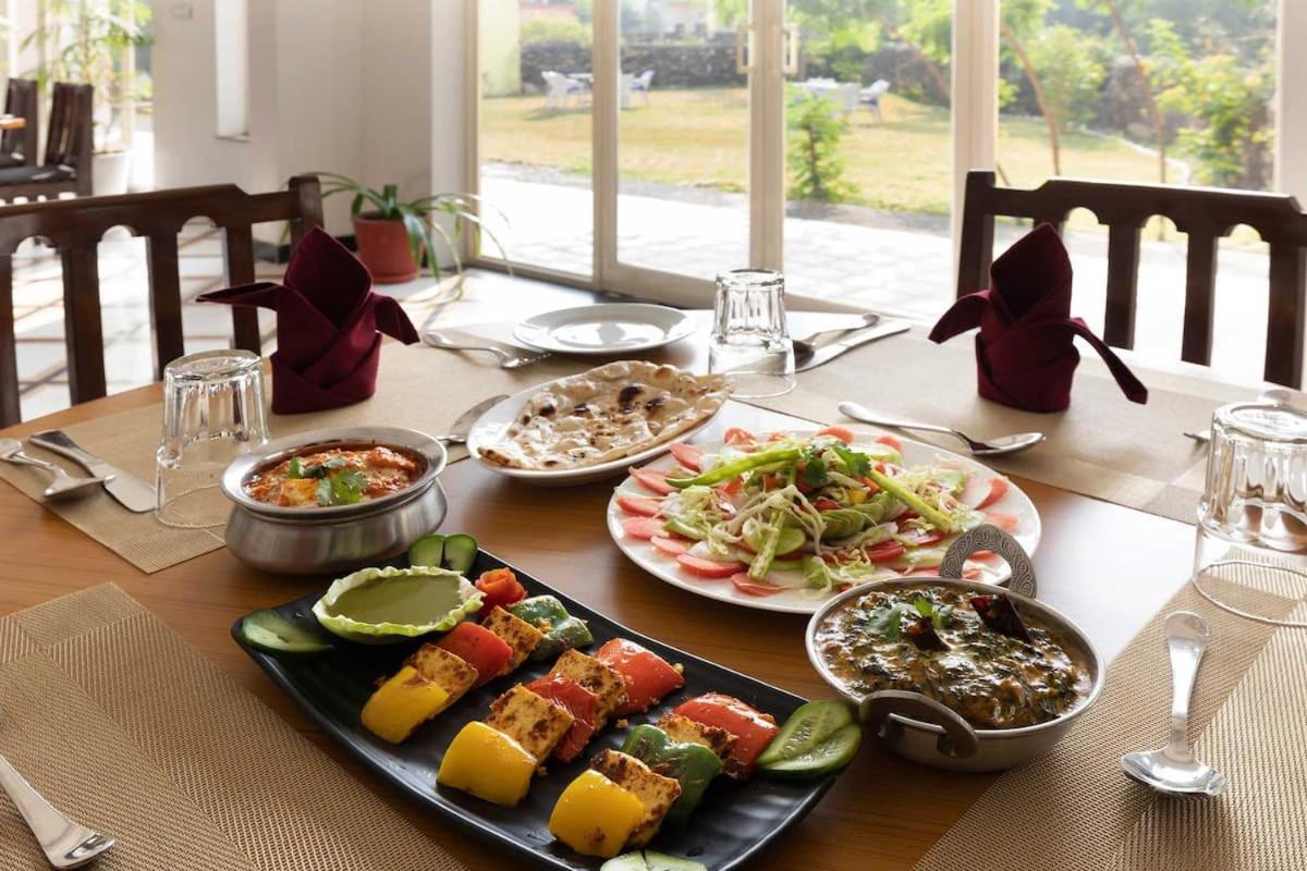 Jag Aravali Resort Udaipur By Naina Staycation - Best For Corporate Events - Family Resort - Swimming Pool - Gardens Exterior foto